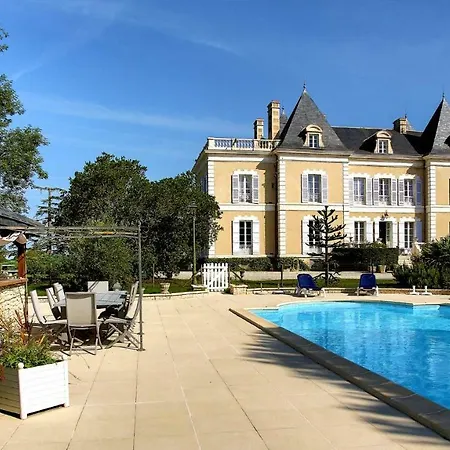 De Pouzelande, 5 Prives, Maximum 28 Personnes, 15 Mn De Perigueux Holiday home